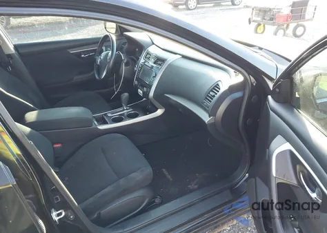 2015 Nissan Altima 2.5 Sv z USA, uszkodzony, nr VIN 1N4AL3AP8FC112437